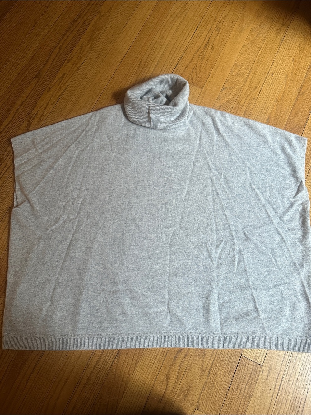 Garnet Hill Cashmere Lt gray Turtleneck Poncho.  Sz S